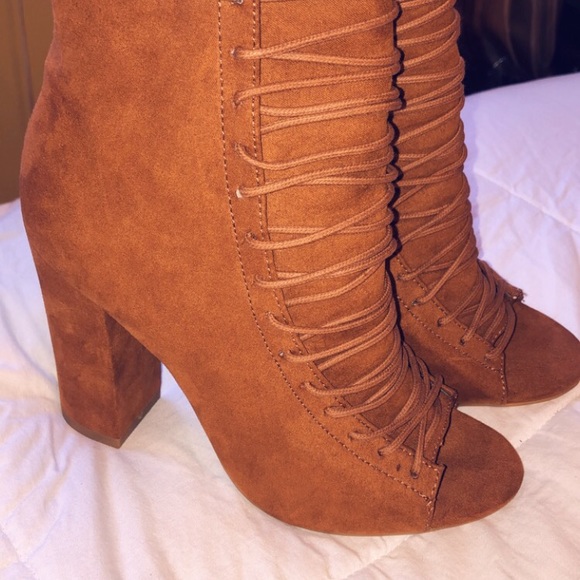 🍁Lace Up Heeled Booties🍁 - Picture 3 of 3